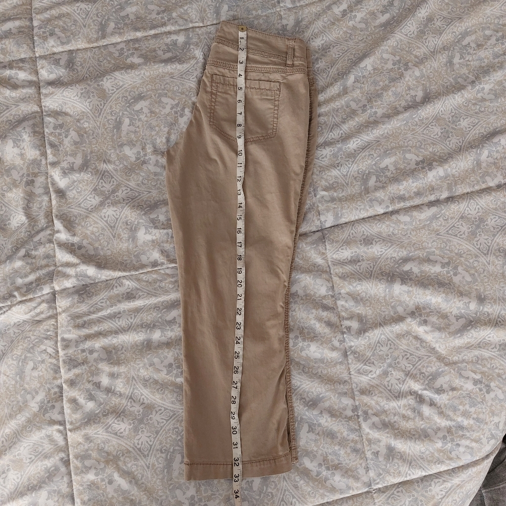 Women's Capri Pants, Khaki, Size 5/6 - Picture 6 of 12